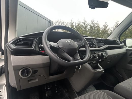 Volkswagen Transporter 2.0 TDI 111 PK / 1e EIG. / 48.372 KM !! / AIRCO / CRUISE / APPLE CARPLAY / 3-ZITS / PDC ActivLease financial lease