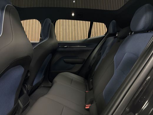 Volvo  EX30 Single Motor Extended Range Ultra 69 kWh 360° 3D Camera | Stoel en Stuurwielverwarming | Panorama... ActivLease financial lease
