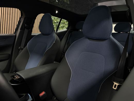 Volvo  EX30 Single Motor Extended Range Ultra 69 kWh 360° 3D Camera | Stoel en Stuurwielverwarming | Panorama... ActivLease financial lease