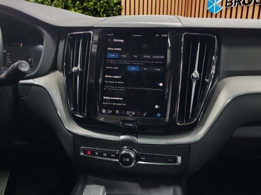 Volvo  XC60 2.0 T6 Plug-in hybrid AWD Plus Dark 360 cam Trekhaak Pano ActivLease financial lease