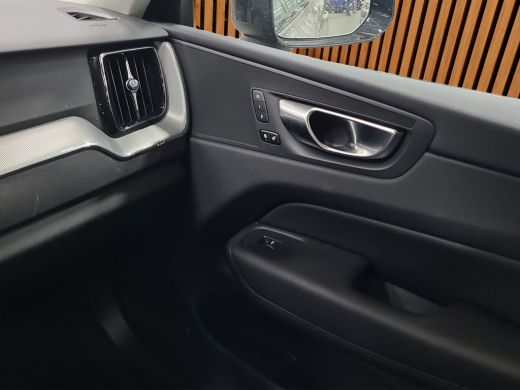 Volvo  XC60 2.0 T6 Plug-in hybrid AWD Plus Dark 360 cam Trekhaak Pano ActivLease financial lease