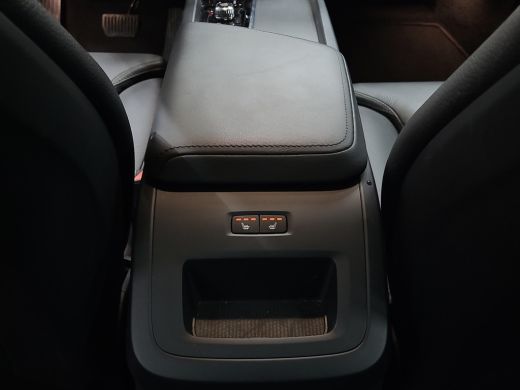 Volvo  XC60 2.0 T6 Plug-in hybrid AWD Plus Dark 360 cam Trekhaak Pano ActivLease financial lease