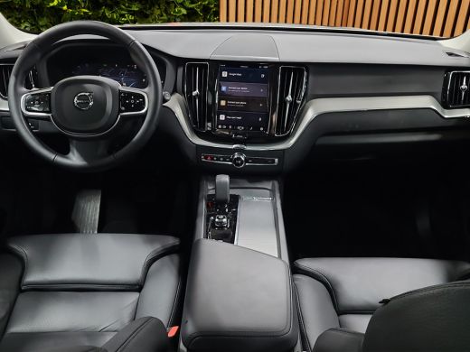 Volvo  XC60 2.0 T6 Plug-in hybrid AWD Plus Dark 360 cam Trekhaak Pano ActivLease financial lease