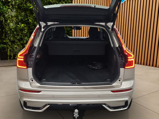 Volvo  XC60 2.0 T6 Plug-in hybrid AWD Plus Dark 360 cam Trekhaak Pano ActivLease financial lease