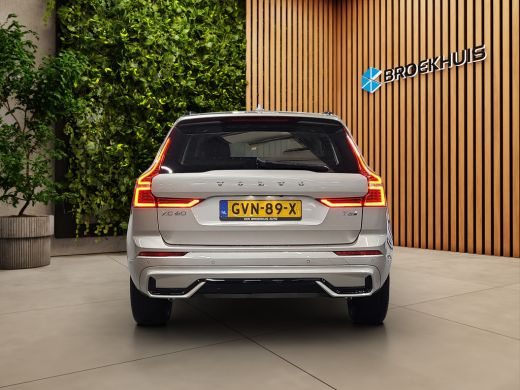 Volvo  XC60 2.0 T6 Plug-in hybrid AWD Plus Dark 360 cam Trekhaak Pano ActivLease financial lease