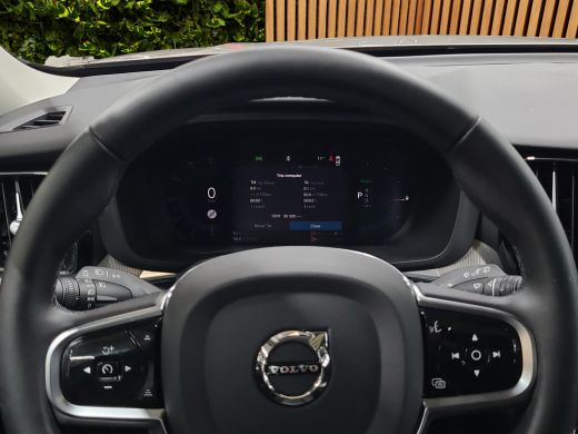 Volvo  XC60 2.0 T6 Plug-in hybrid AWD Plus Dark 360 cam Trekhaak Pano ActivLease financial lease