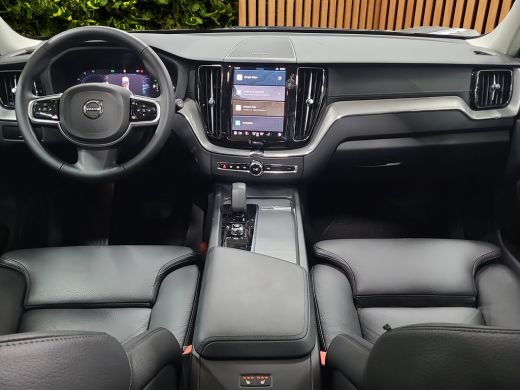 Volvo  XC60 2.0 T6 Plug-in hybrid AWD Ultra Dark 360 cam Trekhaak Head-up harman&kardon ActivLease financial lease