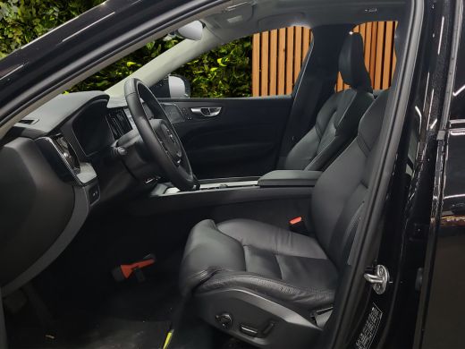 Volvo  XC60 2.0 T6 Plug-in hybrid AWD Ultra Dark 360 cam Trekhaak Head-up harman&kardon ActivLease financial lease