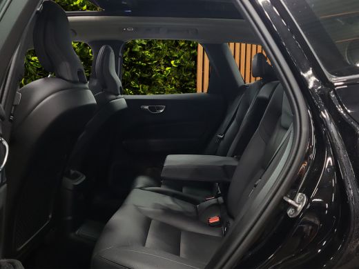 Volvo  XC60 2.0 T6 Plug-in hybrid AWD Ultra Dark 360 cam Trekhaak Head-up harman&kardon ActivLease financial lease