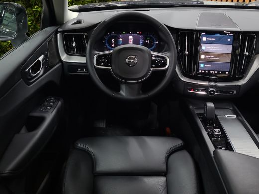 Volvo  XC60 2.0 T6 Plug-in hybrid AWD Ultra Dark 360 cam Trekhaak Head-up harman&kardon ActivLease financial lease