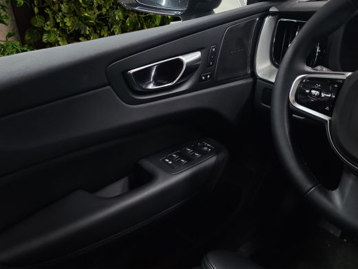 Volvo  XC60 2.0 T6 Plug-in hybrid AWD Ultra Dark 360 cam Trekhaak Head-up harman&kardon ActivLease financial lease