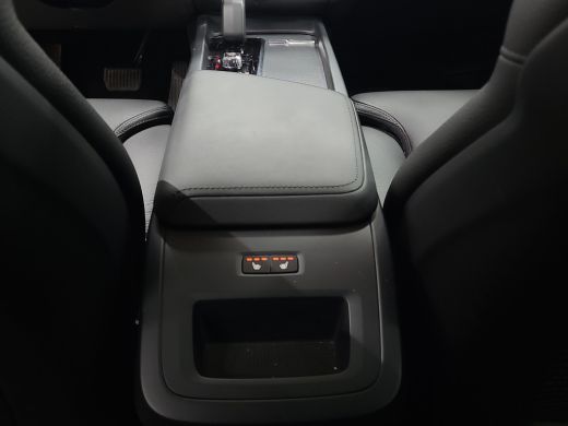 Volvo  XC60 2.0 T6 Plug-in hybrid AWD Ultra Dark 360 cam Trekhaak Head-up harman&kardon ActivLease financial lease