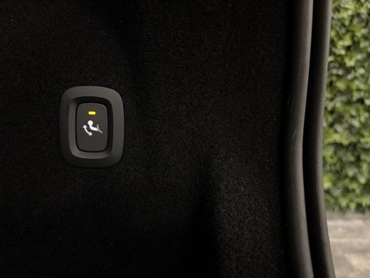 Volvo  XC60 T6 AWD Recharge Ultra Dark | Trekhaak | All Season banden | 360° Camera | Head-Up Display | Harma... ActivLease financial lease