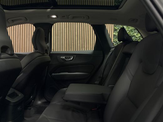 Volvo  XC60 T6 AWD Recharge Ultra Dark | Trekhaak | All Season banden | 360° Camera | Head-Up Display | Harma... ActivLease financial lease