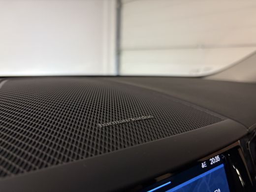 Volvo  XC60 T6 AWD Recharge Ultra Dark | Trekhaak | All Season banden | 360° Camera | Head-Up Display | Harma... ActivLease financial lease