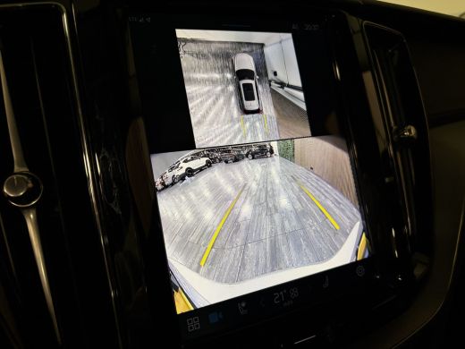 Volvo  XC60 T6 AWD Recharge Ultra Dark | Trekhaak | All Season banden | 360° Camera | Head-Up Display | Harma... ActivLease financial lease