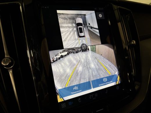 Volvo  XC60 T6 AWD Recharge Ultra Dark | Trekhaak | All Season banden | 360° Camera | Head-Up Display | Harma... ActivLease financial lease