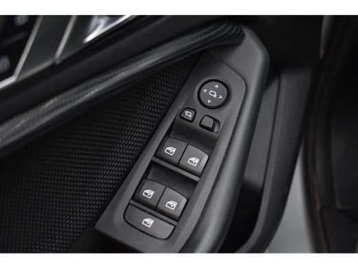 BMW 1 Serie 118IA 140PK AUT. BUSINESS SPORT-LINE NAVI/LED/CAMERA/CARPLAY ActivLease financial lease