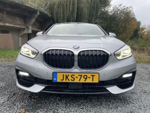 BMW 1 Serie 118IA 140PK AUT. BUSINESS SPORT-LINE NAVI/LED/CAMERA/CARPLAY ActivLease financial lease