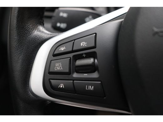 BMW 2 Serie 218i 7p. Automaat / LED / Stoelverwarming / Airconditioning / PDC / Navigatie ActivLease financial lease