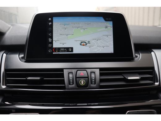 BMW 2 Serie 218i 7p. Automaat / LED / Stoelverwarming / Airconditioning / PDC / Navigatie ActivLease financial lease