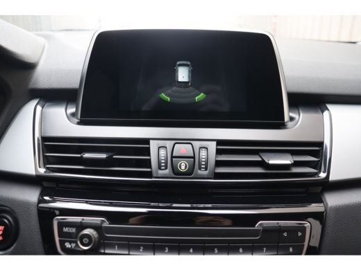 BMW 2 Serie 218i 7p. Automaat / LED / Stoelverwarming / Airconditioning / PDC / Navigatie ActivLease financial lease