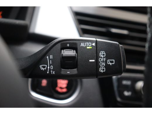 BMW 2 Serie 218i 7p. Automaat / LED / Stoelverwarming / Airconditioning / PDC / Navigatie ActivLease financial lease