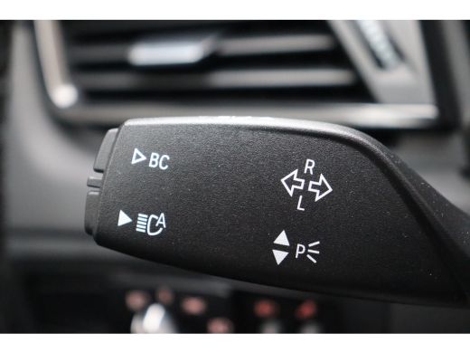 BMW 2 Serie 218i 7p. Automaat / LED / Stoelverwarming / Airconditioning / PDC / Navigatie ActivLease financial lease