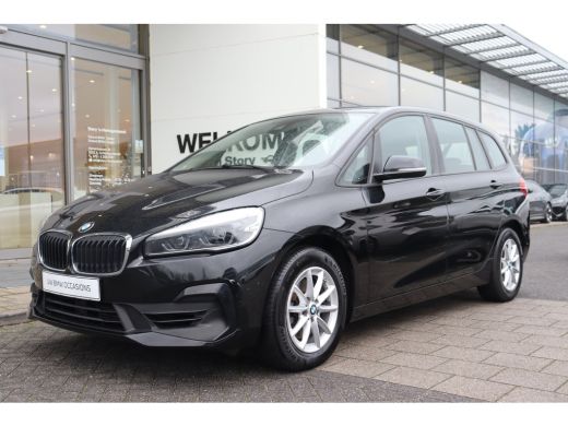 BMW 2 Serie 218i 7p. Automaat / LED / Stoelverwarming / Airconditioning / PDC / Navigatie ActivLease financial lease