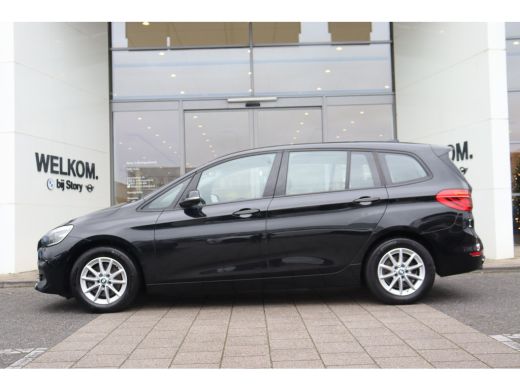 BMW 2 Serie 218i 7p. Automaat / LED / Stoelverwarming / Airconditioning / PDC / Navigatie ActivLease financial lease