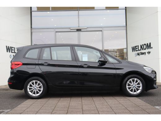 BMW 2 Serie 218i 7p. Automaat / LED / Stoelverwarming / Airconditioning / PDC / Navigatie ActivLease financial lease
