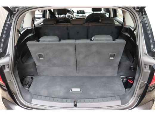 BMW 2 Serie 218i 7p. Automaat / LED / Stoelverwarming / Airconditioning / PDC / Navigatie ActivLease financial lease