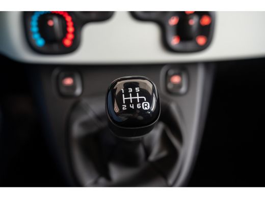 Fiat Panda 1.0 Hybrid Pandina | Apple Carplay & Android Auto | Parkeersensoren | Airco | ActivLease financial lease