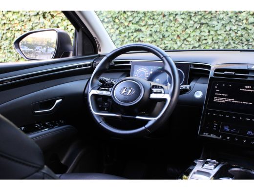 Hyundai Tucson 1.6 T-GDI PHEV Premium 4WD | NL-AUTO! | 1 EIGENAAR! | LEDER | ADAPTIVE CRUISE | 19" LMV | MEMORY ... ActivLease financial lease