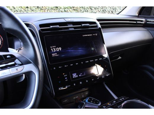 Hyundai Tucson 1.6 T-GDI PHEV Premium 4WD | NL-AUTO! | 1 EIGENAAR! | LEDER | ADAPTIVE CRUISE | 19" LMV | MEMORY ... ActivLease financial lease