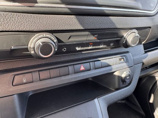 Opel Vivaro 2.0 BlueHDi 145 S&S L3 DC | Parkeersensoren achter | Achteruitrijcamera | Trekhaak | Armsteun voo... ActivLease financial lease