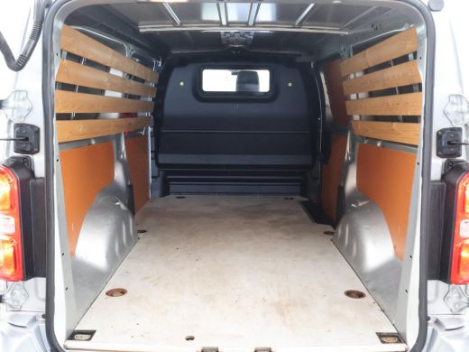 Peugeot Expert 231S 2.0 BlueHDI 120 PK PREMIUM + APPLE CARPLAY | TREKHAAK 2500 KG | NAVIGATIE | CRUISE CONTROL ActivLease financial lease