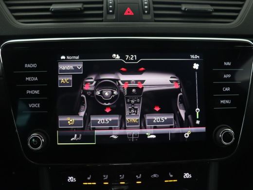 Skoda Superb 1.4 TSI iV Sportline | Panoramadak | Trekhaak | Stoelverwarming | Adaptive cruise | Camera | Alca... ActivLease financial lease