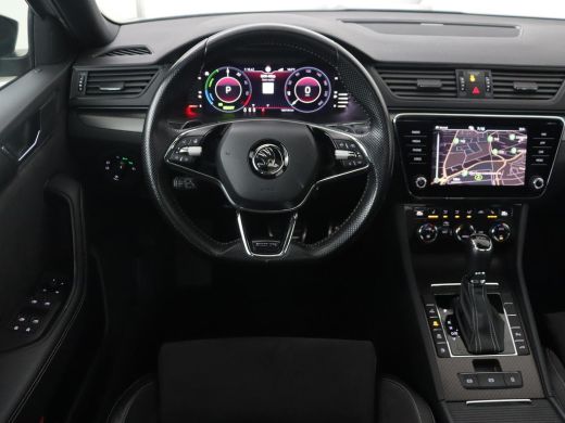 Skoda Superb 1.4 TSI iV Sportline | Panoramadak | Trekhaak | Stoelverwarming | Adaptive cruise | Camera | Alca... ActivLease financial lease