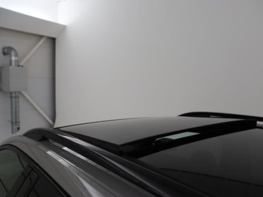 Skoda Superb 1.4 TSI iV Sportline | Panoramadak | Trekhaak | Stoelverwarming | Adaptive cruise | Camera | Alca... ActivLease financial lease