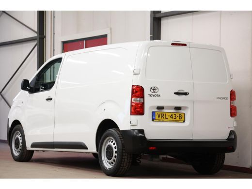 Toyota ProAce 2.0 D-4D L2H1 2500KG TREKVERMOGEN ActivLease financial lease