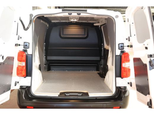 Toyota ProAce 2.0 D-4D L2H1 2500KG TREKVERMOGEN ActivLease financial lease