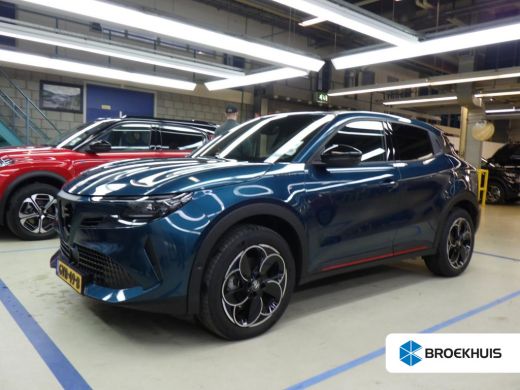 Alfa Romeo Junior Elettrica Speciale 54 kWh Elek. Stoel met Massage | Elek. Achterklep | LED Matrix | Camera | Clim...