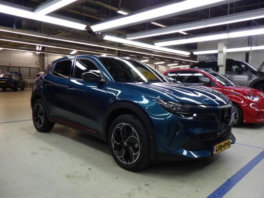 Alfa Romeo Junior Elettrica Speciale 54 kWh Elek. Stoel met Massage | Elek. Achterklep | LED Matrix | Camera | Clim... ActivLease financial lease