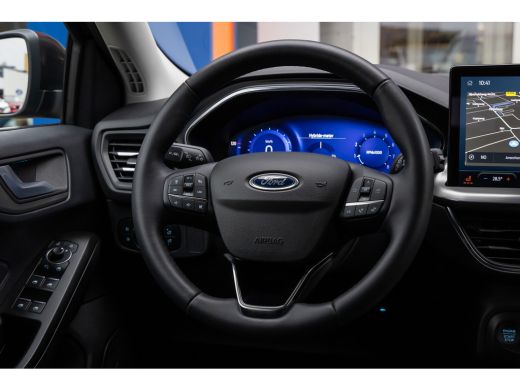 Ford Focus 1.0 EcoBoost Hybrid Titanium X | | Trekhaak | Cruise adaptief | Camera | Stuur/stoel/voorruit ver... ActivLease financial lease