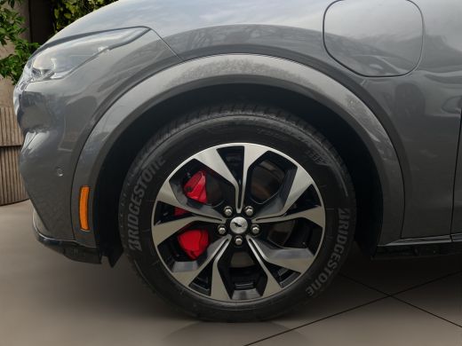 Ford Mustang Mach-E Mach-E Extended First Edition AWD 98 kWh | BTW auto | Adapt. Cruise | Pano | B&O | Standkachel | ... ActivLease financial lease