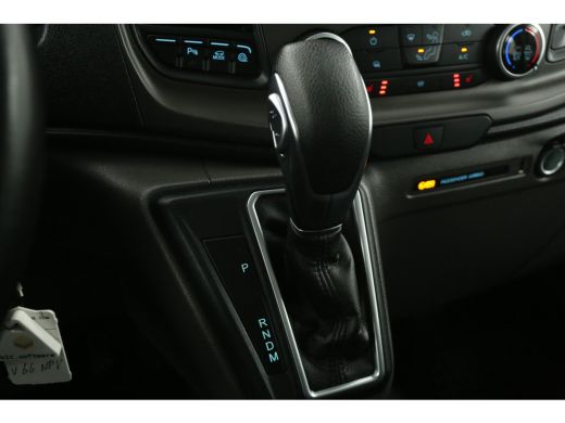 Ford Transit Custom 320 2.0 TDCI L2H1 | DC | Automaat | Adap. Cruise | Camera | Carplay | Trekh. | Stoelverw. ActivLease financial lease