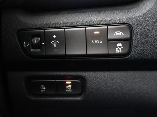 Kia e-Niro DYNAMICPLUSLINE 64 kWh + SCHUIFDAK | CARPLAY | CAMERA | STOEL/STUUURWIELVERW. ActivLease financial lease