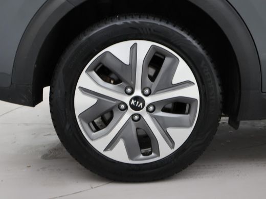 Kia e-Niro DYNAMICPLUSLINE 64 kWh + SCHUIFDAK | CARPLAY | CAMERA | STOEL/STUUURWIELVERW. ActivLease financial lease