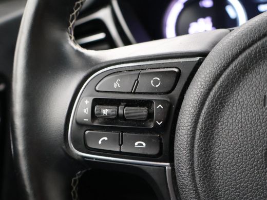 Kia e-Niro DYNAMICPLUSLINE 64 kWh + SCHUIFDAK | CARPLAY | CAMERA | STOEL/STUUURWIELVERW. ActivLease financial lease